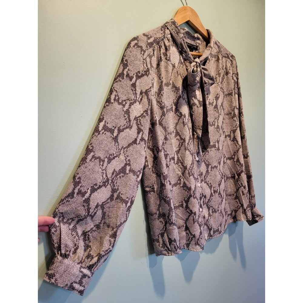 New Snakeskin Print Bow Neck Long Sleeve Button Up Blouse Sz L Office - Picture 3 of 7